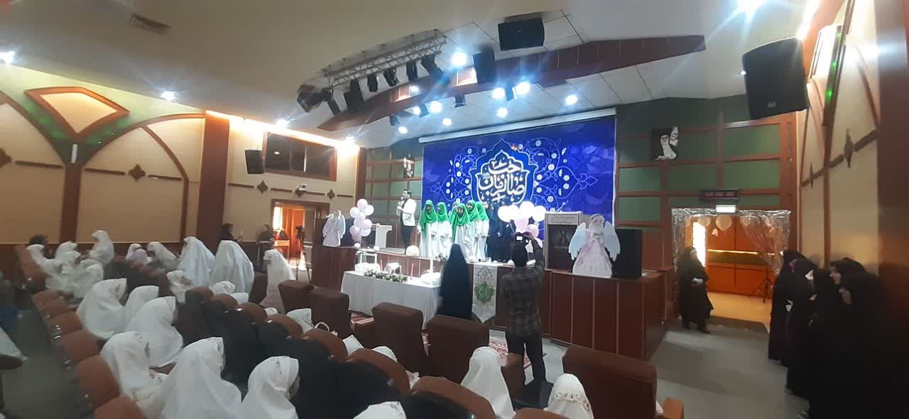برگزاري مراسم جشن عبادت هفت مدرسه دخترانه در مسجد مفتخر