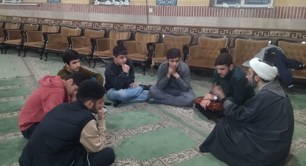 برگزاري نشست قرارگاه انجمن هاي اسلامي دانش آموزان منطقه 17 درکانون شهيد باکري